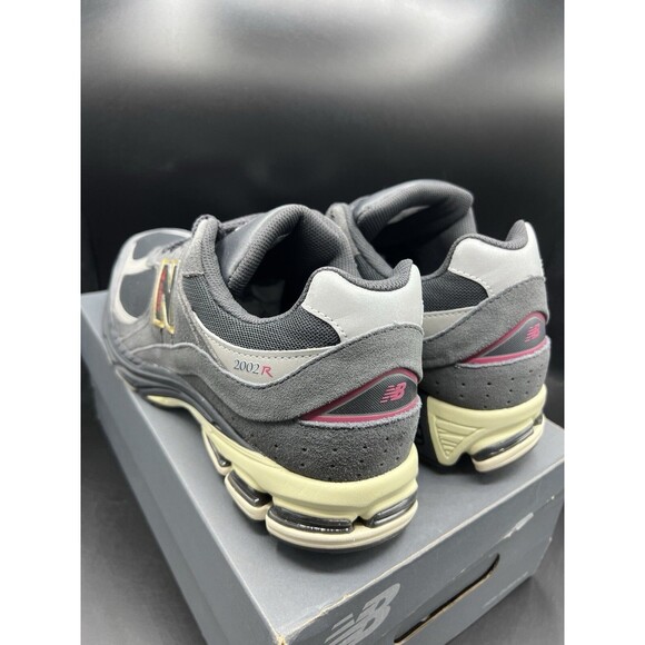 New Balance 2002R \'Magnet Hi-Pink\' Men’s Size 12 (M2002RGV) NEW IN BOX main image 7
